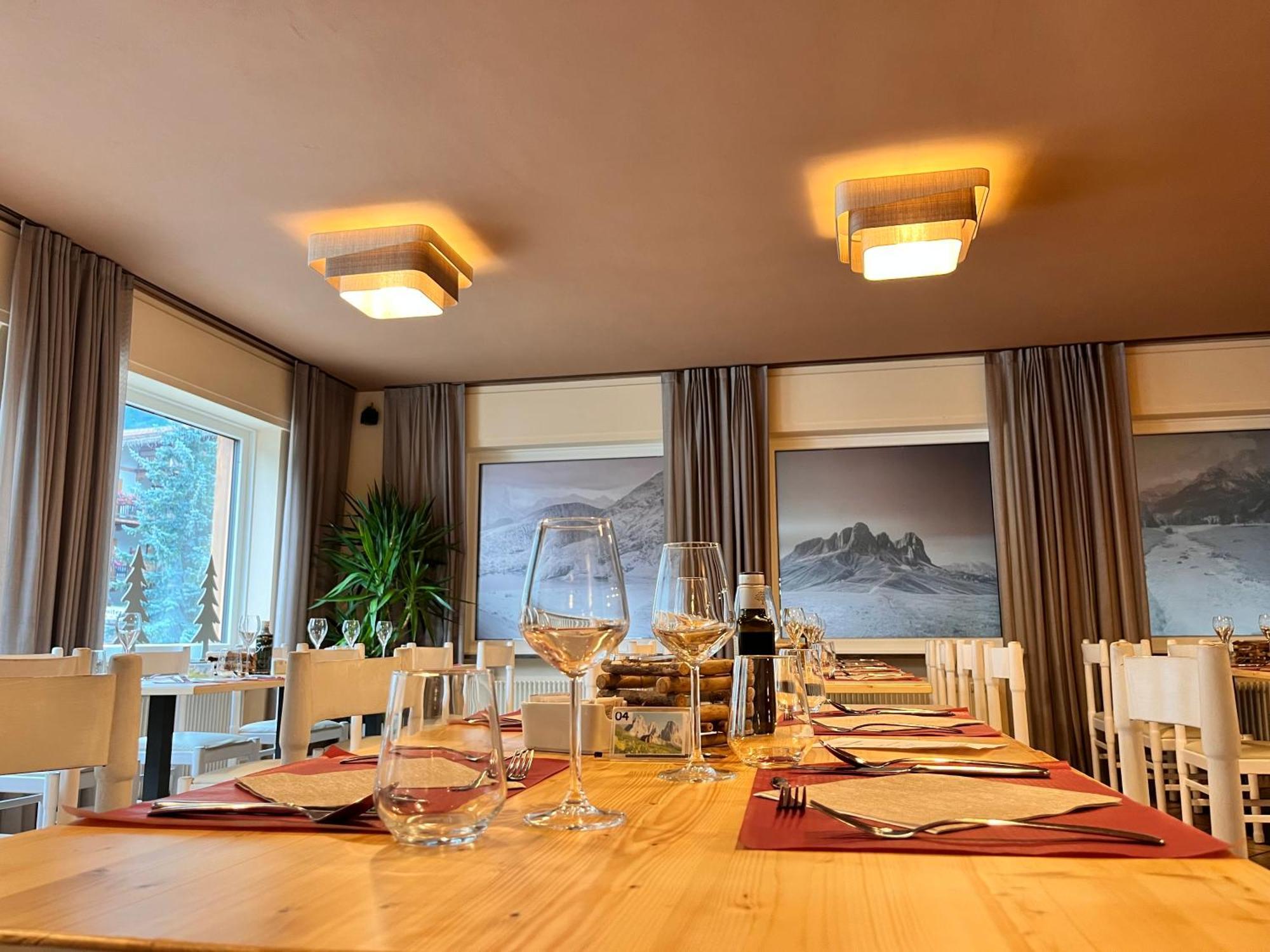קאמפיטלו די פאסה Hotel Rododendro Val Di Fassa מראה חיצוני תמונה