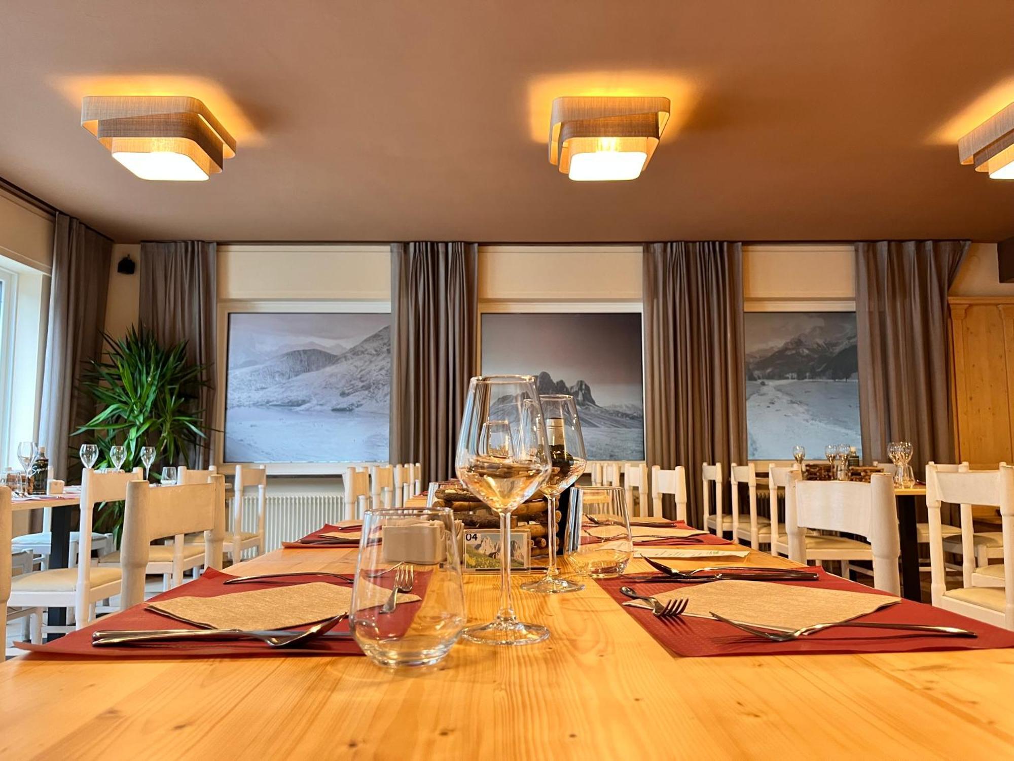 קאמפיטלו די פאסה Hotel Rododendro Val Di Fassa מראה חיצוני תמונה