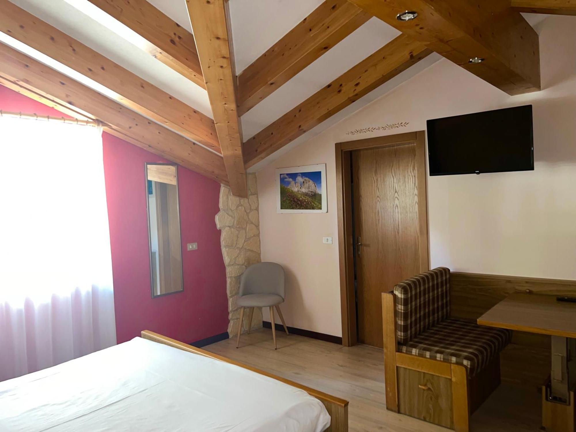 קאמפיטלו די פאסה Hotel Rododendro Val Di Fassa מראה חיצוני תמונה